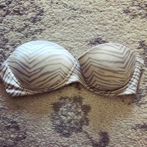 White & gray zebra print strapless push-up bra